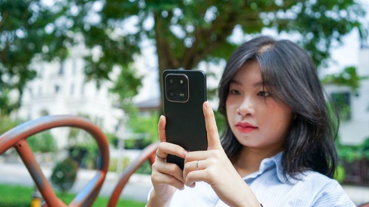 23-1784959600 HONOR X7d với camera lớn