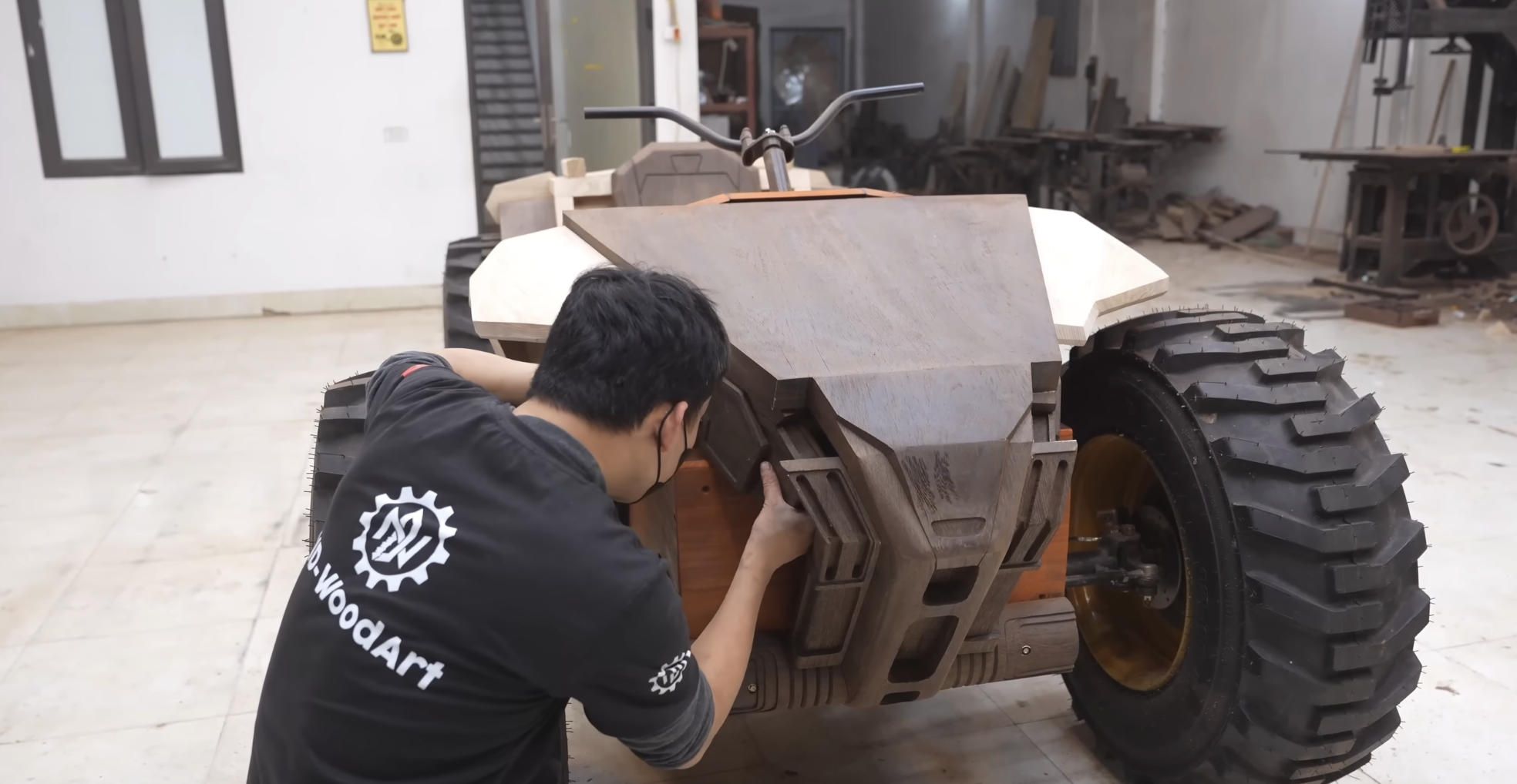 Các chi tiết trang trí tinh xảo trên xe