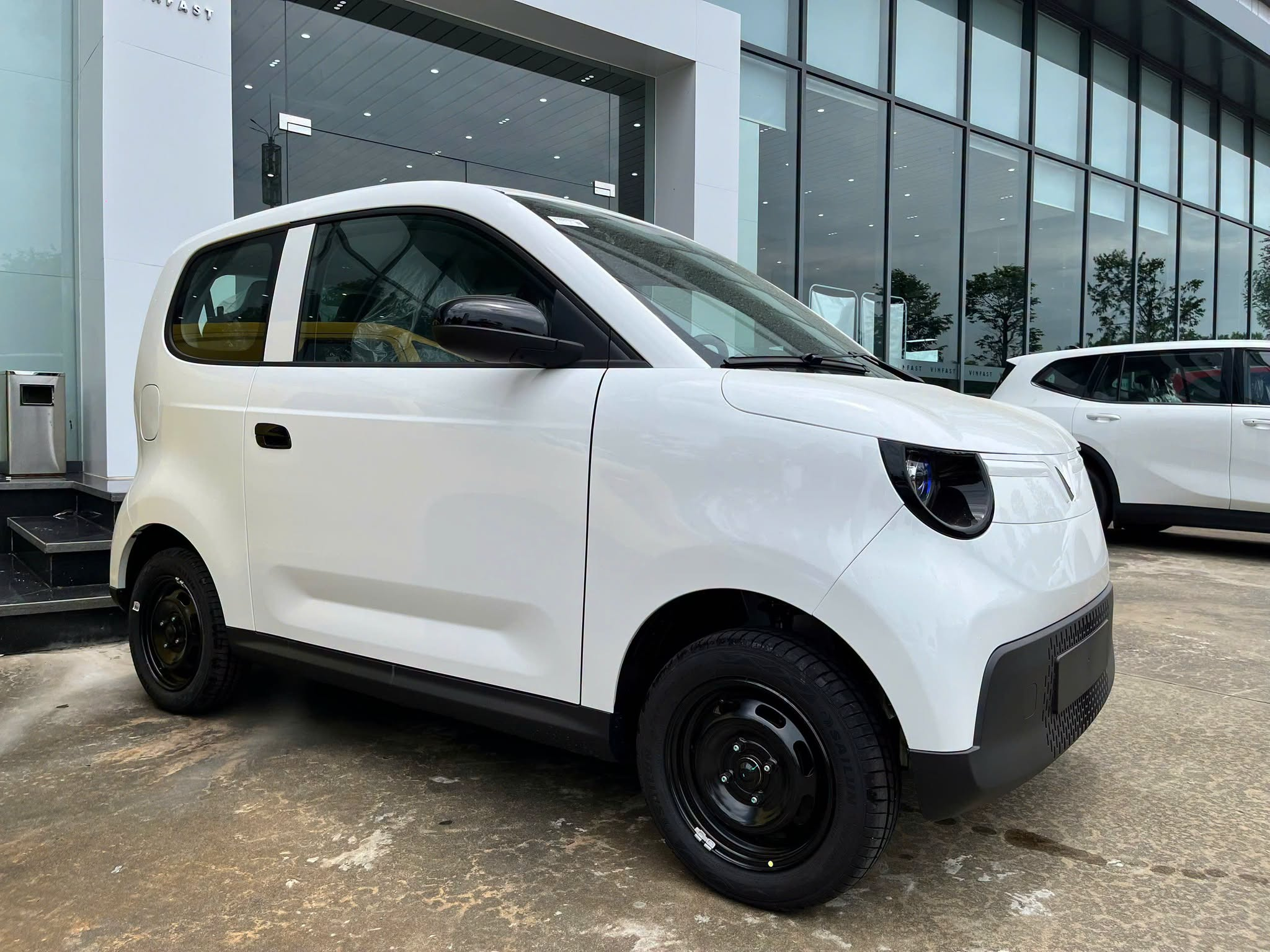 Khám Phá VinFast VF 2: Lợi Thế Nổi Bật So Với Minio Green - Ảnh 1