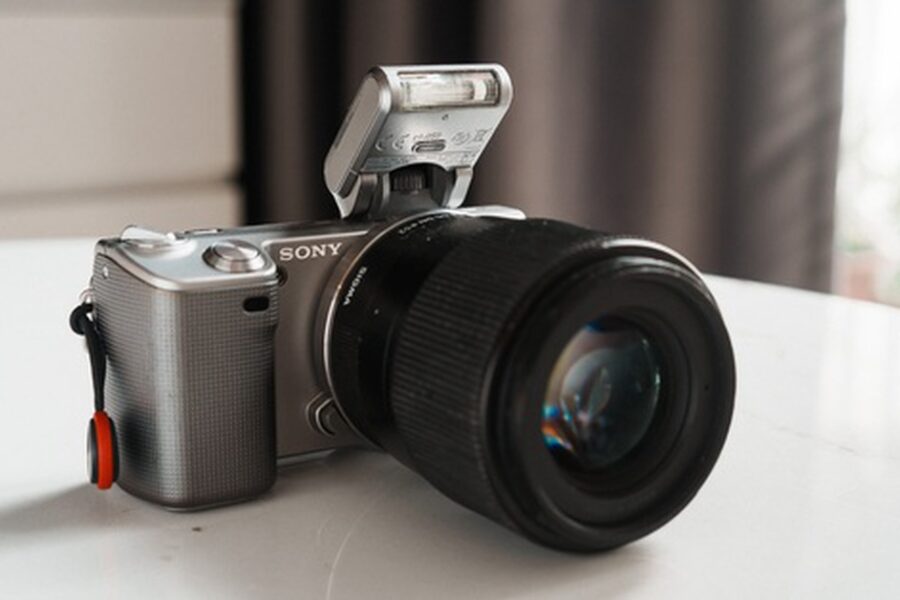 Khám Phá Chiếc Máy Ảnh Sony NEX-5: Giá Trị Bất Ngờ Dưới 4 Triệu