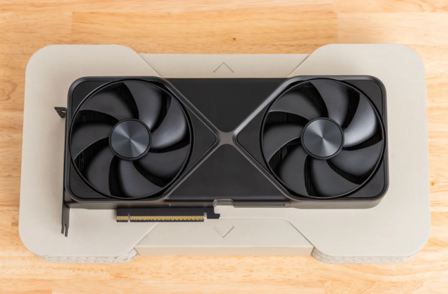 Nvidia Hủy Đơn Hàng RTX 5090: Khách Hàng Gặp Khó Chơi Game
