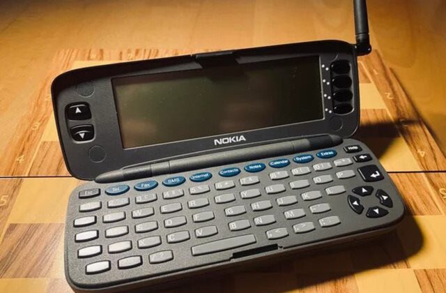 Nokia 9000 Communicator: Biểu Tượng Công Nghệ Một Thời Để So Sánh Với iPhone Hiện Đại