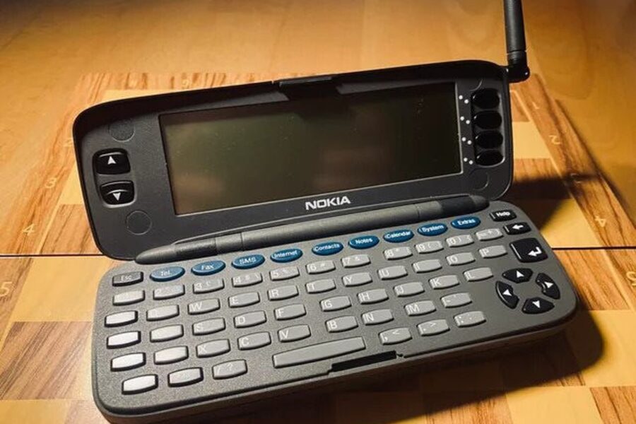 Nokia 9000 Communicator: Biểu Tượng Công Nghệ Một Thời Để So Sánh Với iPhone Hiện Đại