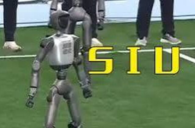 Robots Bóng Đá Trình Diễn Cú Ăn Mừng Siuuu Ấn Tượng Tại Đại Hội Thể Thao