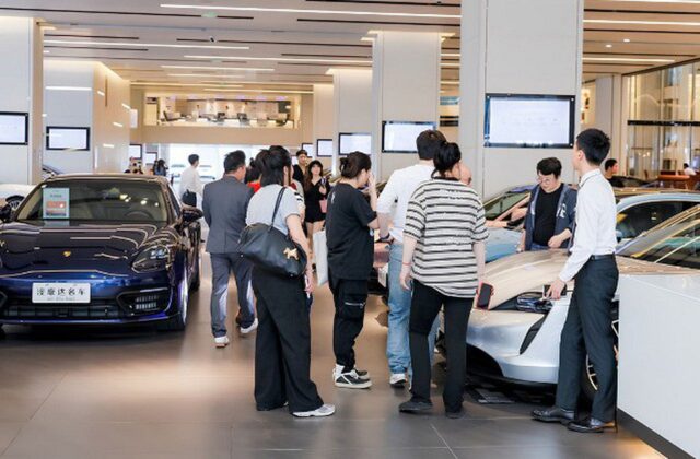 Khách Hàng Tố Cáo Showroom Cung Cấp Thông Tin Sai Về Ô Tô Cũ