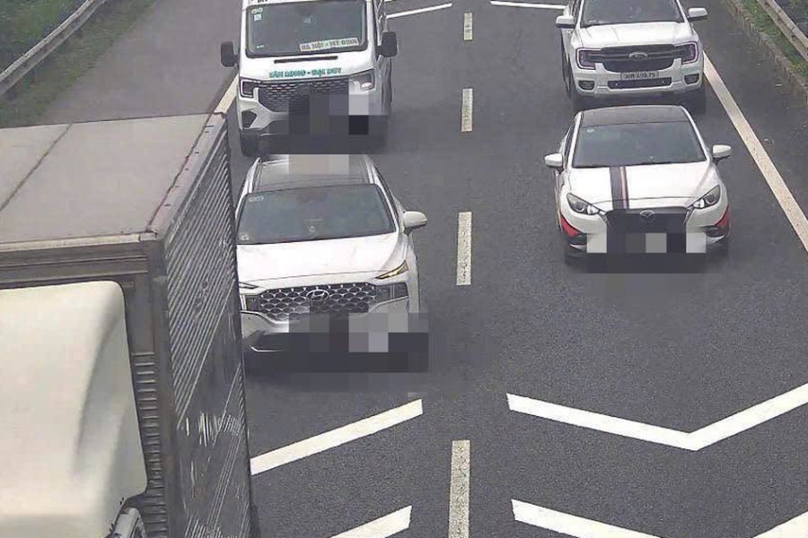 Những Rủi Ro Khi Lái Xe Trên Cao Tốc: Cảnh Báo Về Khoảng Cách An Toàn