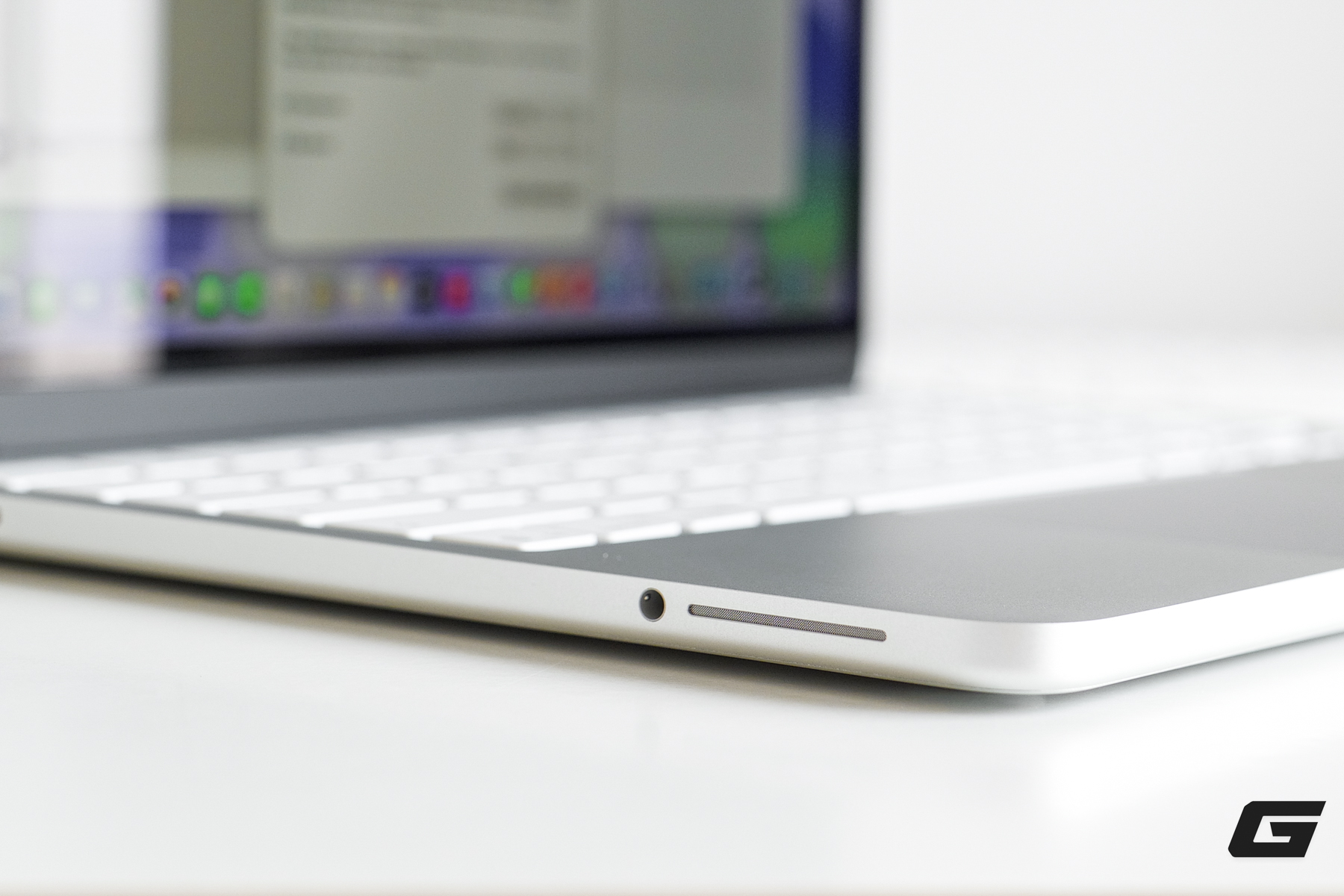 Trải nghiệm âm thanh trên MacBook Neo Trải nghiệm âm thanh trên MacBook Neo