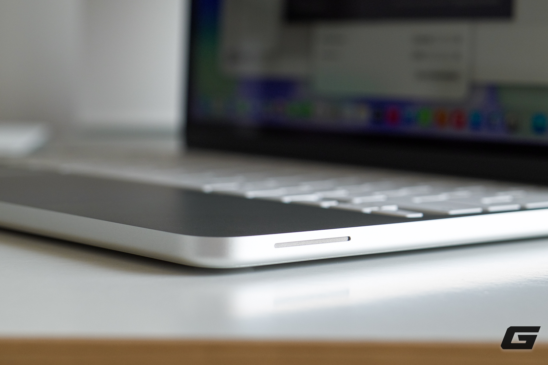 Thiết kế chi tiết trên MacBook Neo Thiết kế chi tiết trên MacBook Neo
