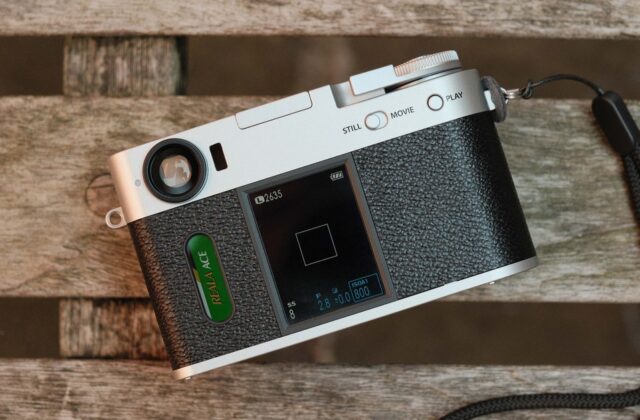 Khám Phá Fujifilm X half: Thiết Bị Chụp Ảnh Khơi Gợi Ký Ức