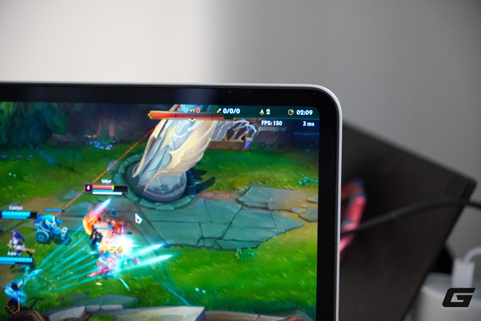 Chơi game trên MacBook Neo.