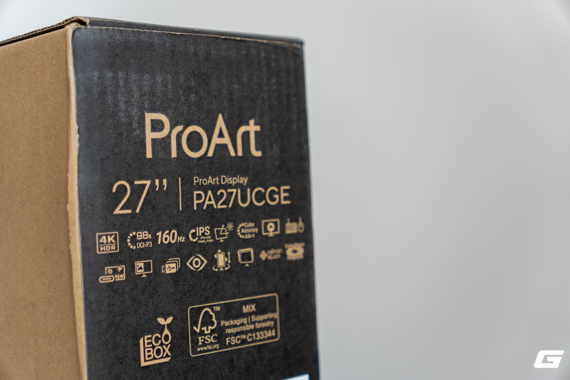 ASUS ProArt PA27UCGE với độ phân giải 4K
