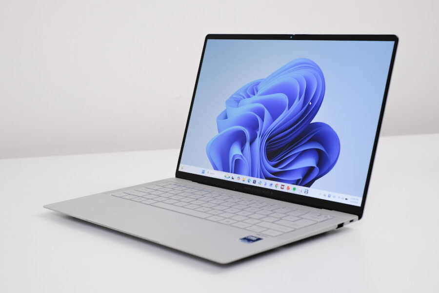 Khám Phá Laptop ASUS ExpertBook Ultra: Thiết Kế Thanh Lịch Đầy Hiệu Năng