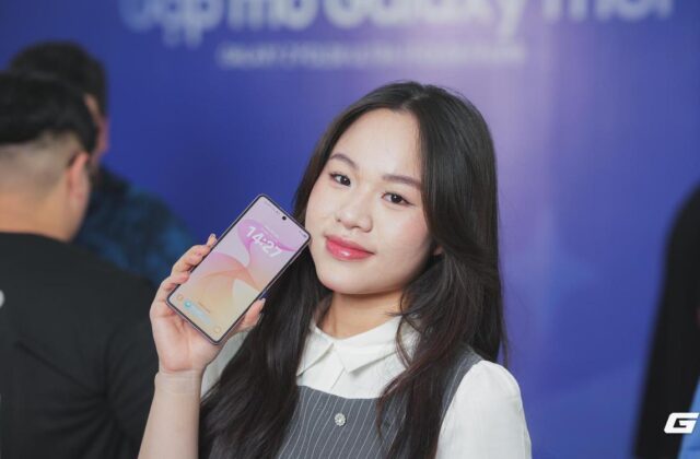 Sự Phản Hồi Của Giới Trẻ Về Những Điện Thoại Gập Mới Nhất Của Samsung