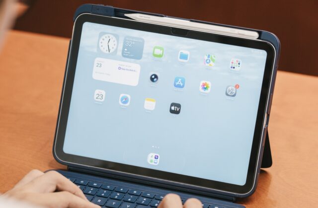 Khám Phá Bàn Phím Tháo Rời ESR Dành Cho iPad: Hiệu Năng Vượt Trội Giá Rẻ