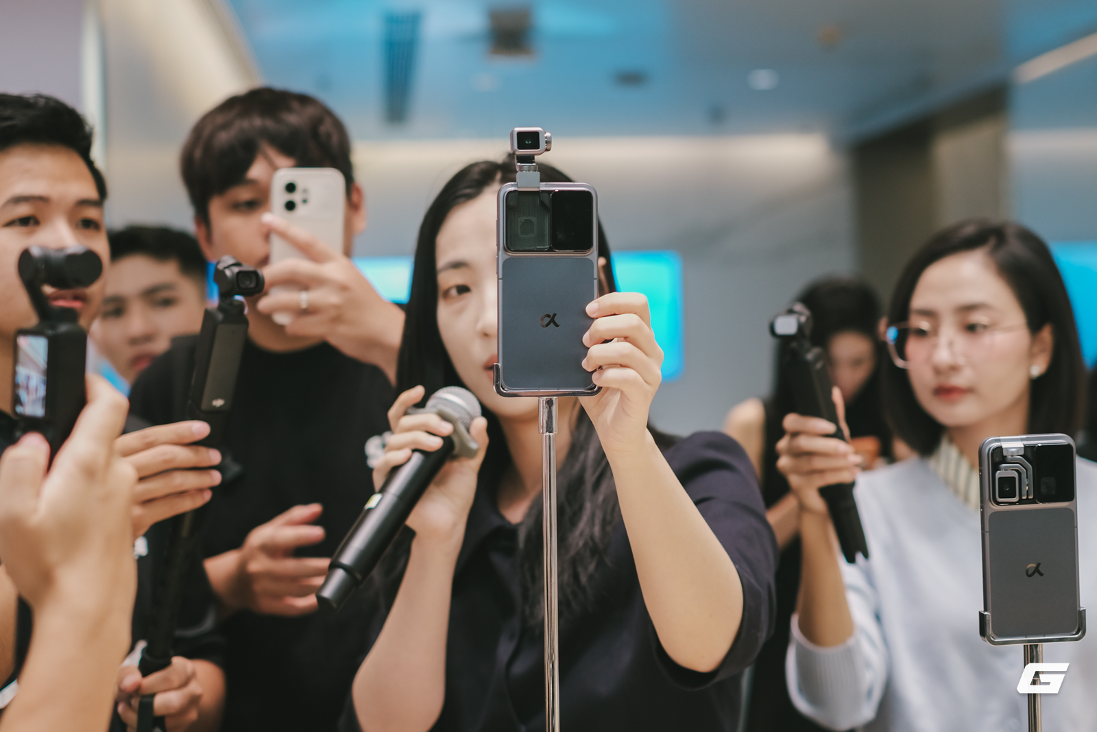 genk-honor-robot-phone-at-shenzhen-13-1784535640272352829892 HONOR hợp tác ARRI, tích hợp chuẩn màu điện ảnh Hollywood lên HONOR Robot Phone - Ảnh 3.