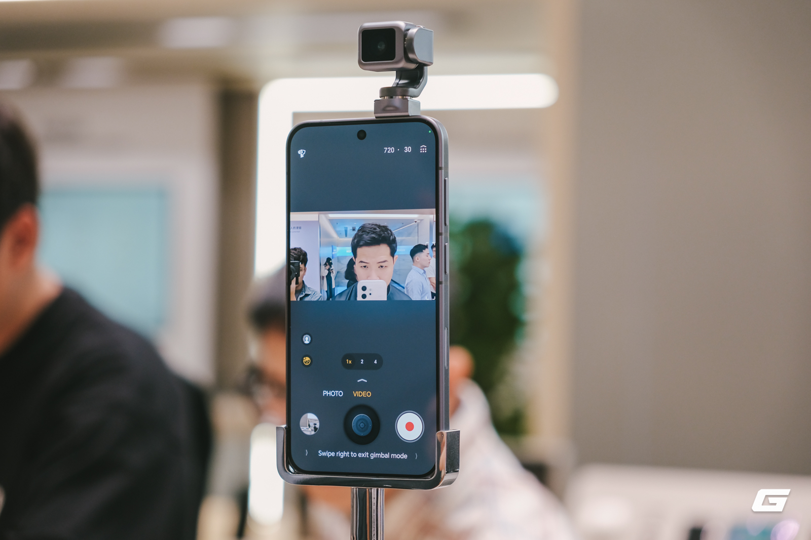 genk-honor-robot-phone-at-shenzhen-16-17845356406521920739745 HONOR hợp tác ARRI, tích hợp chuẩn màu điện ảnh Hollywood lên HONOR Robot Phone - Ảnh 4.