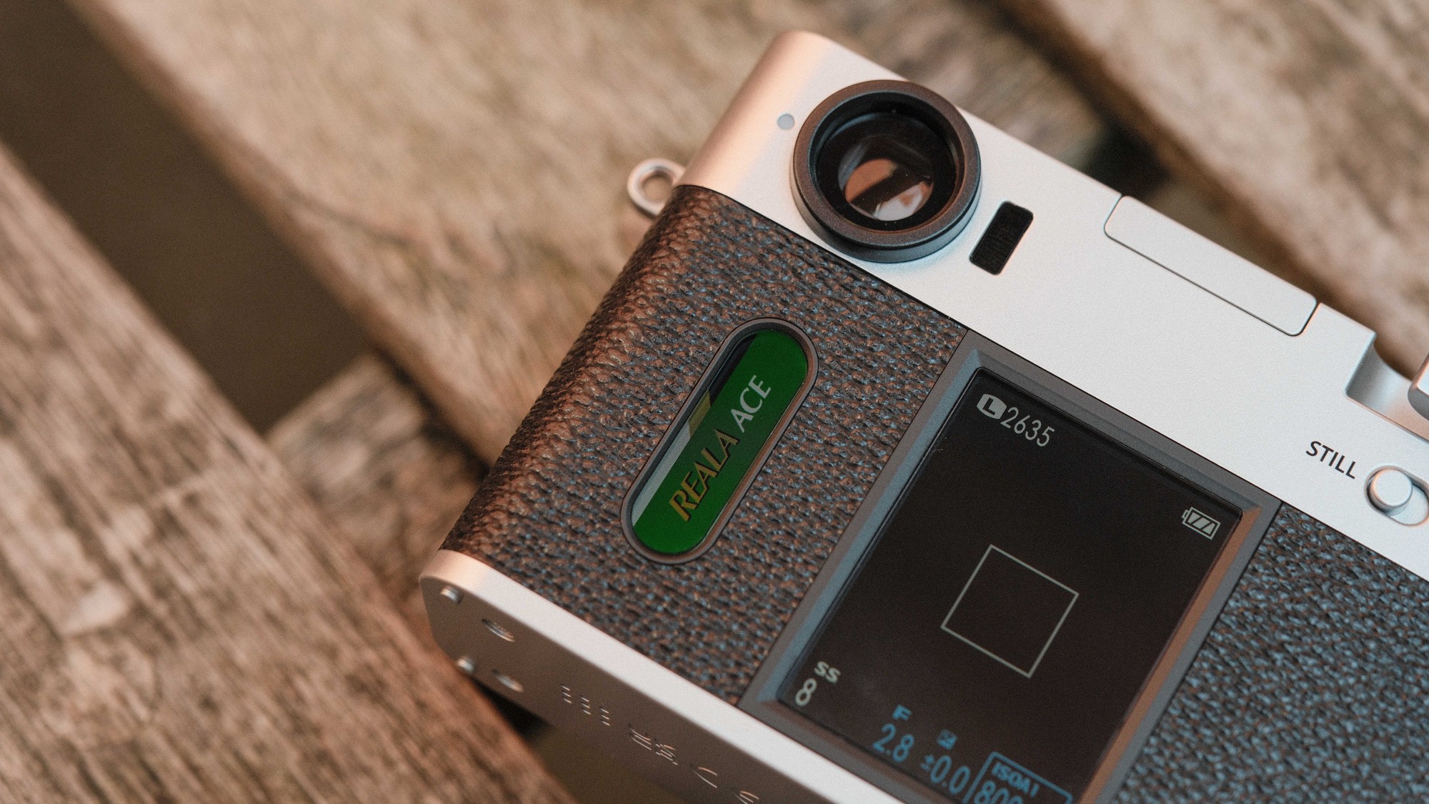 Fujifilm X half: Khi chụp ảnh trở thành một... "vai diễn", hóa ra Fujifilm không bán thiết bị mà là bán cảm xúc- Ảnh 6.