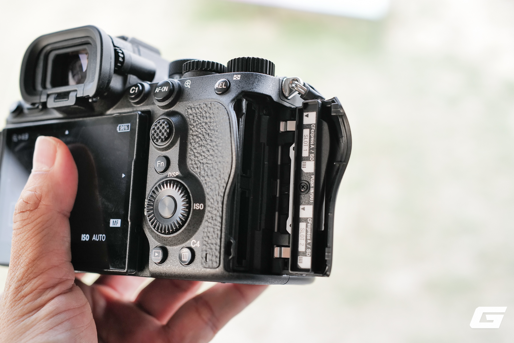 Sony Alpha 7R VI ra mắt tại Việt Nam: 66,8 megapixel, chụp 30 fps và giá 114 triệu đồng- Ảnh 8. Sony Alpha 7R VI ra mắt tại Việt Nam: 66,8 megapixel, chụp 30 fps và giá 114 triệu đồng- Ảnh 8.
