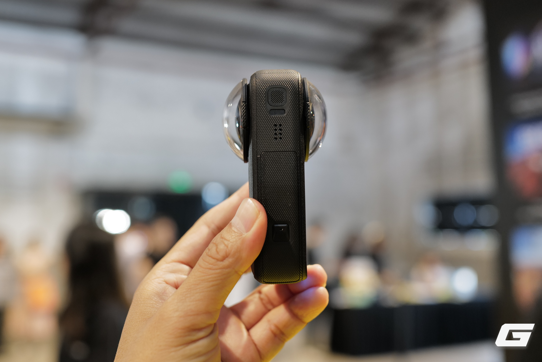 Insta360 X6