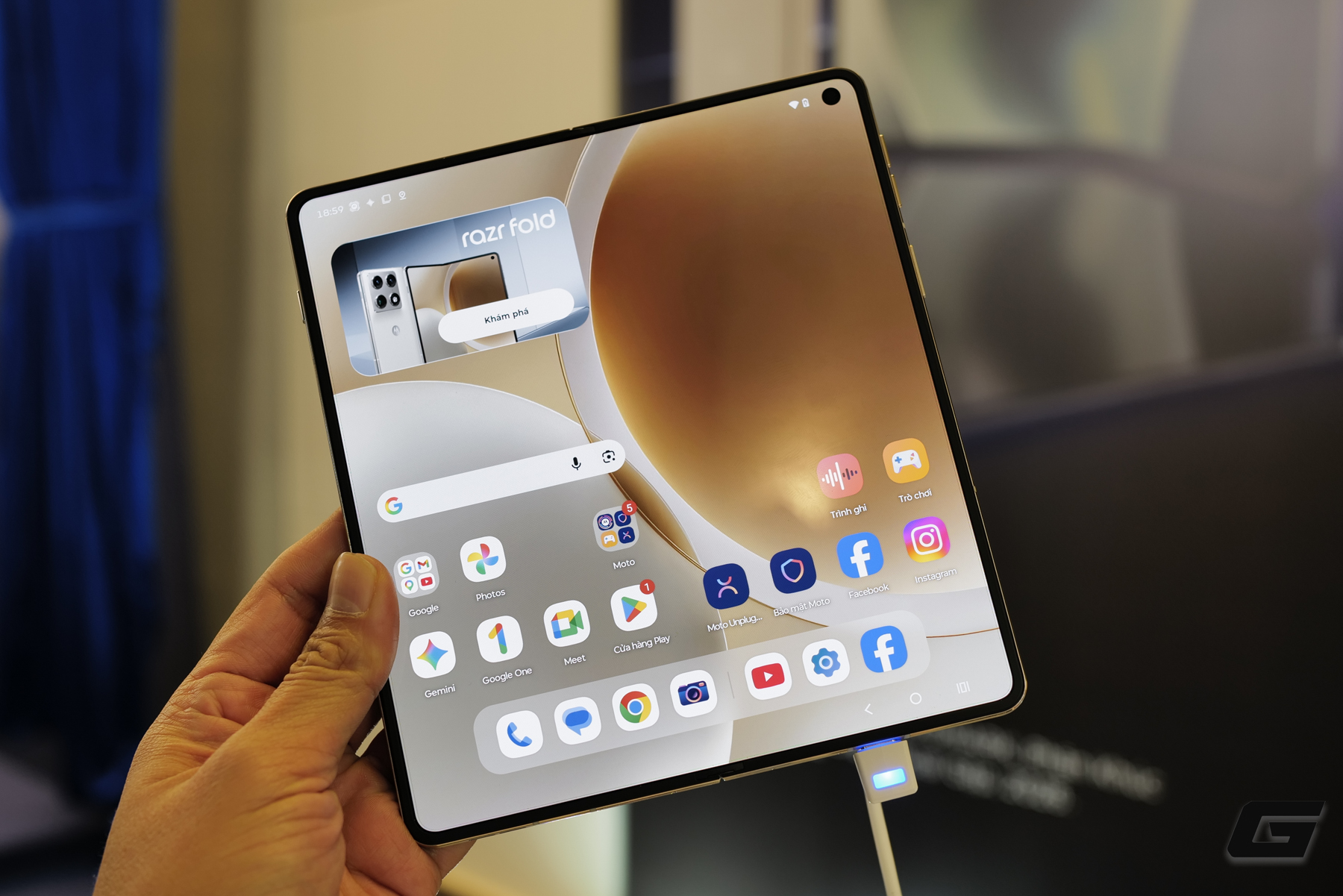 Motorola Razr Fold Được Ra Mắt Giá 50 Triệu Đồng Tại Việt Nam - Ảnh 12.