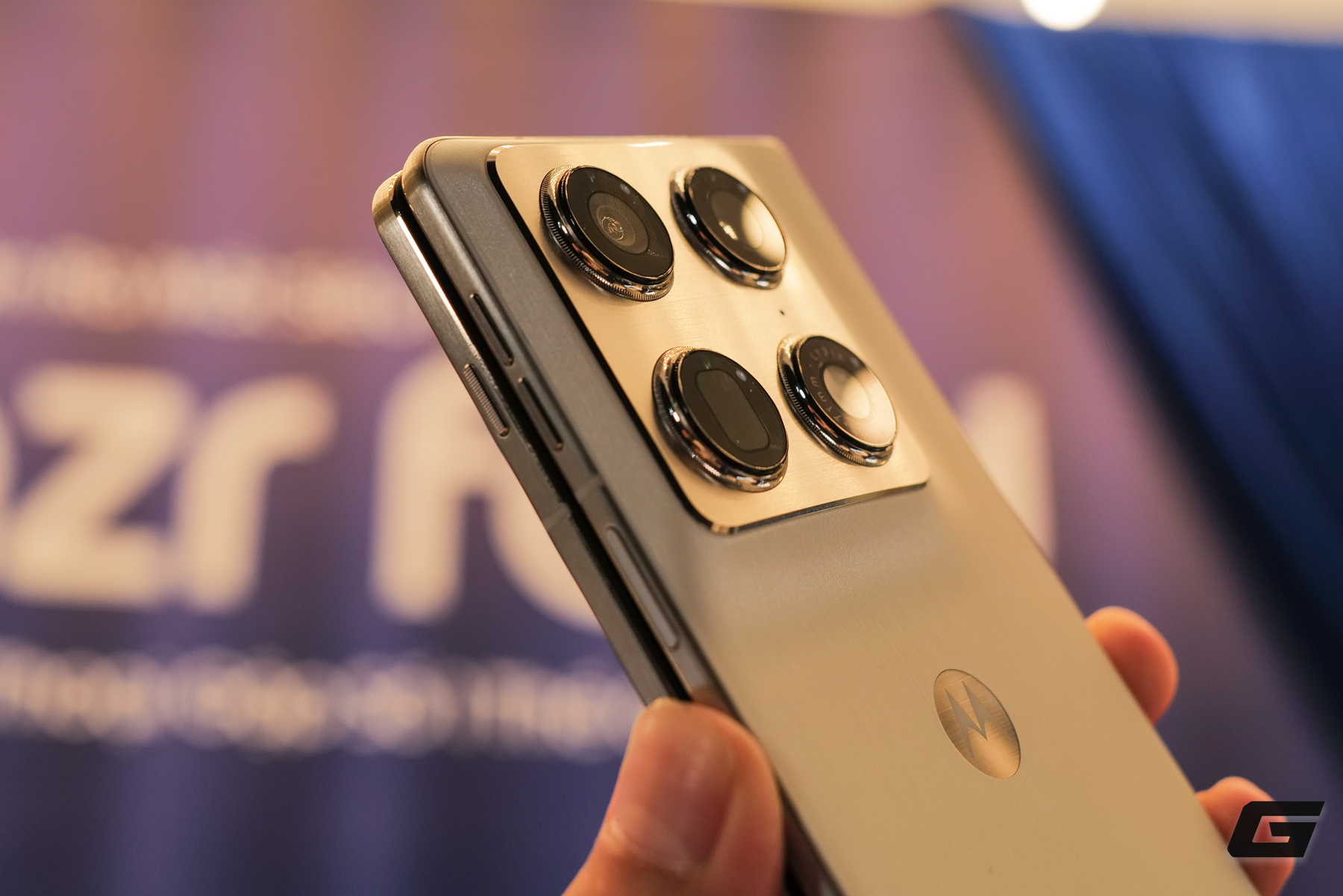 Motorola Razr Fold Được Ra Mắt Giá 50 Triệu Đồng Tại Việt Nam - Ảnh 10.