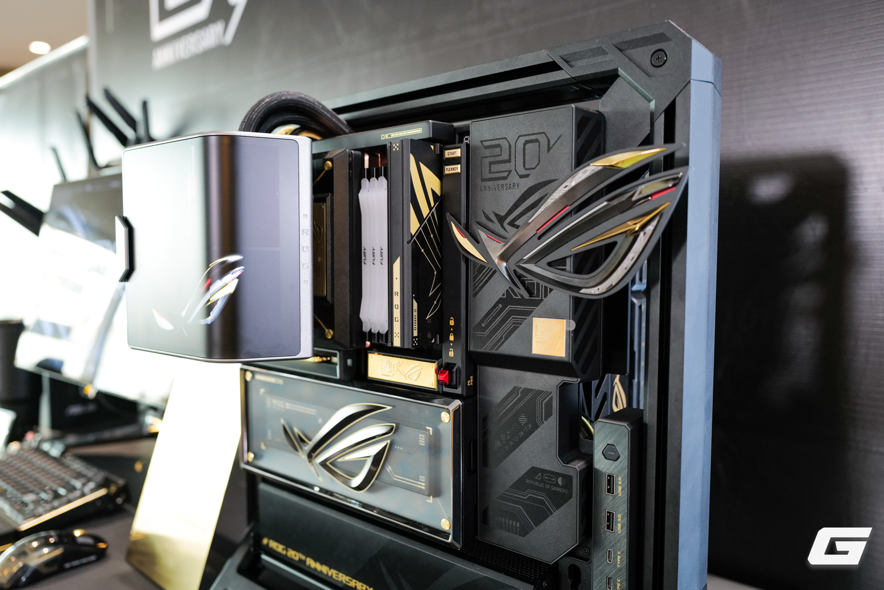 ASUS Kỷ Niệm 20 Năm: Loạt Linh Kiện Mới Cực Khủng Có Giá Tại Việt Nam - Ảnh 4.