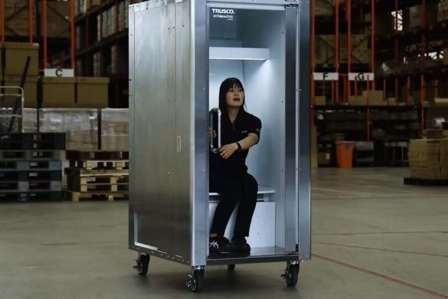 Giải Pháp Tủ Lạnh Độc Đáo Từ Nhật Bản Chống Nóng Mùa Hè