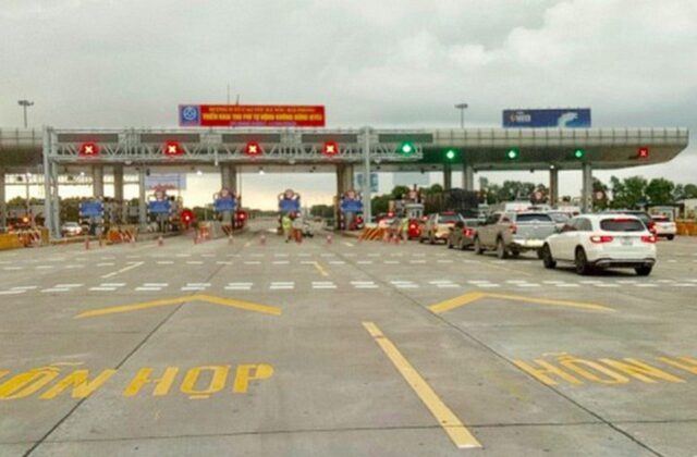 Khi nào lùi xe trên cao tốc không dẫn tới bị xử phạt?