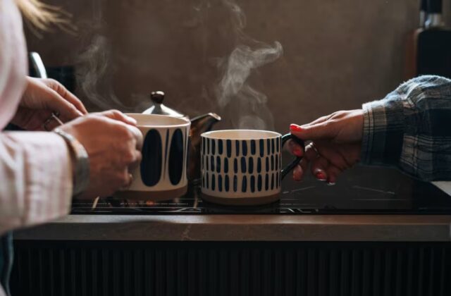 Uống đồ rất nóng: mức độ rủi ro với ung thư thực quản và cách giảm thiểu