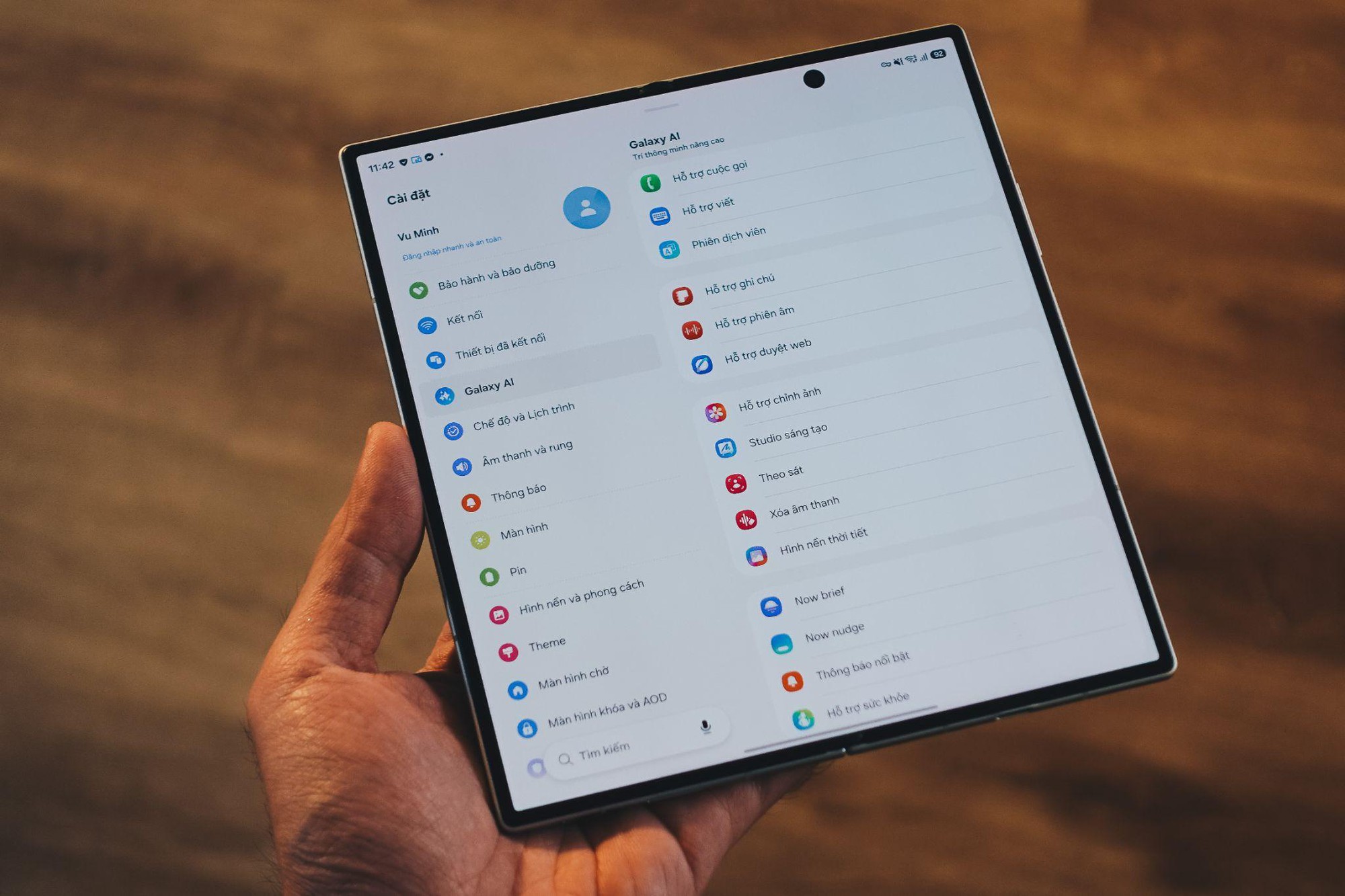 Gemini tích hợp trên Galaxy khác gì ứng dụng AI cài trên điện thoại? - Ảnh 1.